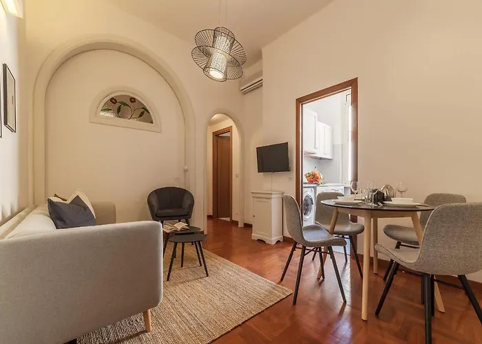 Lively Trastevere Renovated - Fromhometorome Apartamento Roma